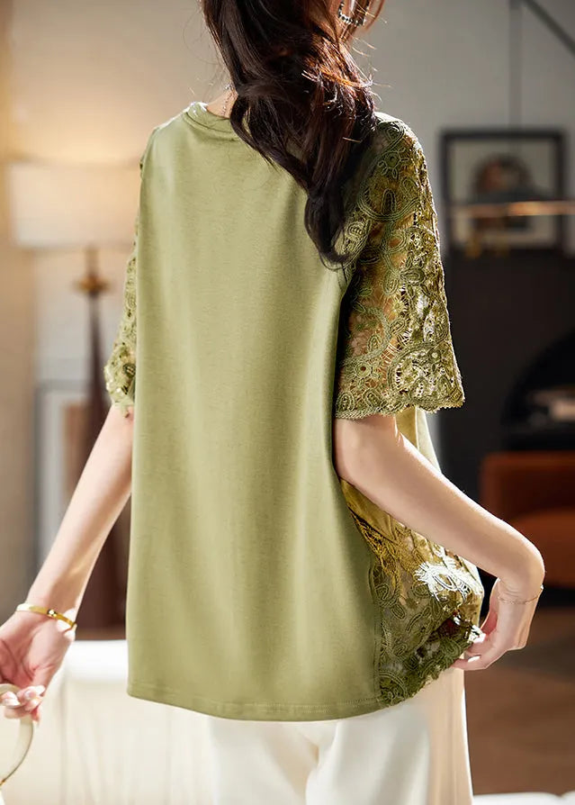 Classic Vintage Shirt with a Flattering Fit