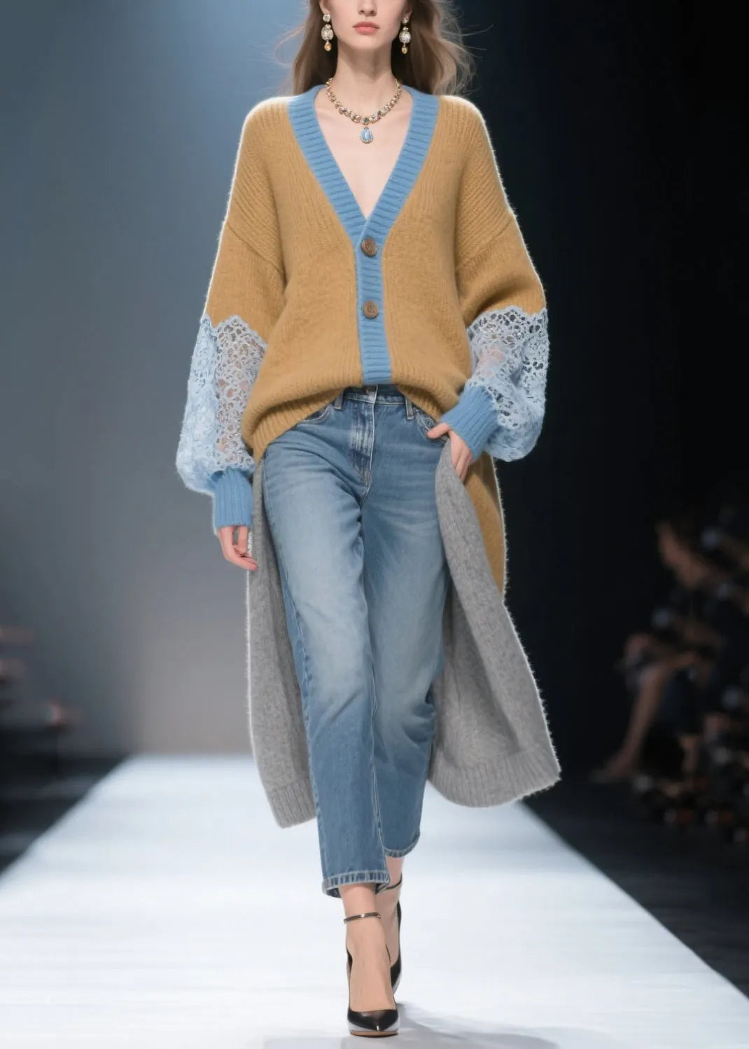 Well Tailored Cardigan with a Graceful Silhouette