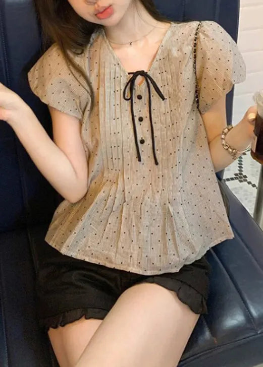 Beautifully Finished Top in a Timeless Design