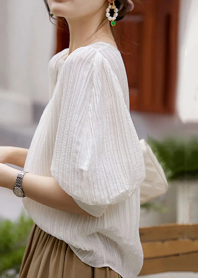 Classic Vintage Shirt with a Flattering Fit