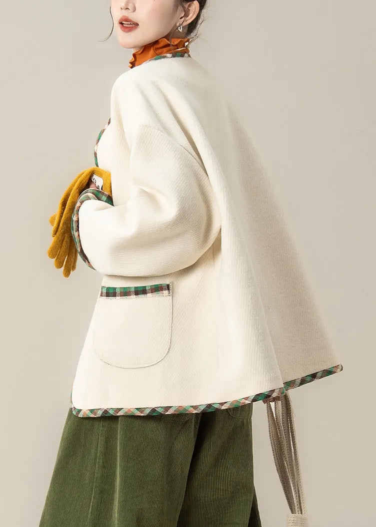 Well Tailored Coat with a Graceful Silhouette