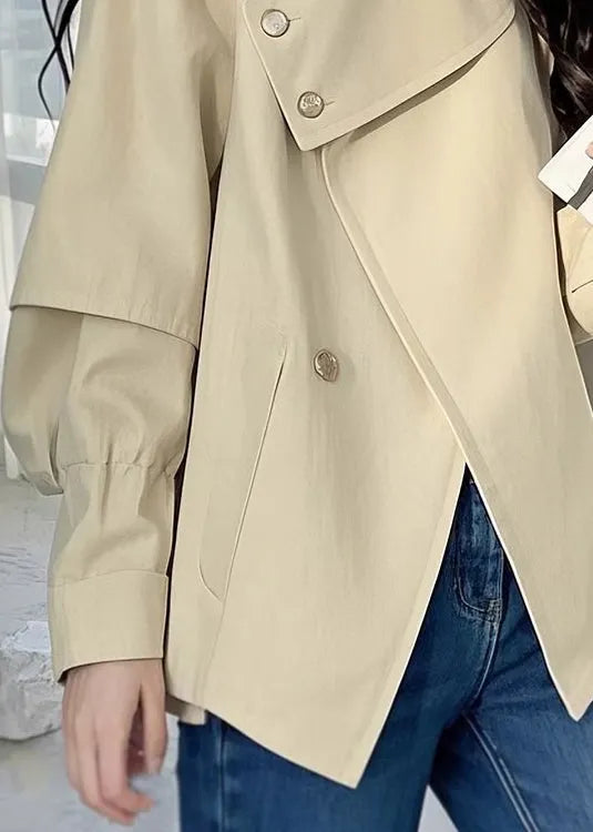 Effortlessly Elegant Coat with a Timeless Design