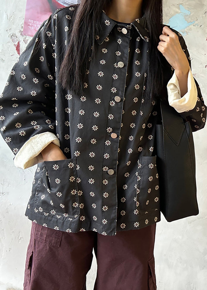 Well Tailored Coat with a Graceful Silhouette