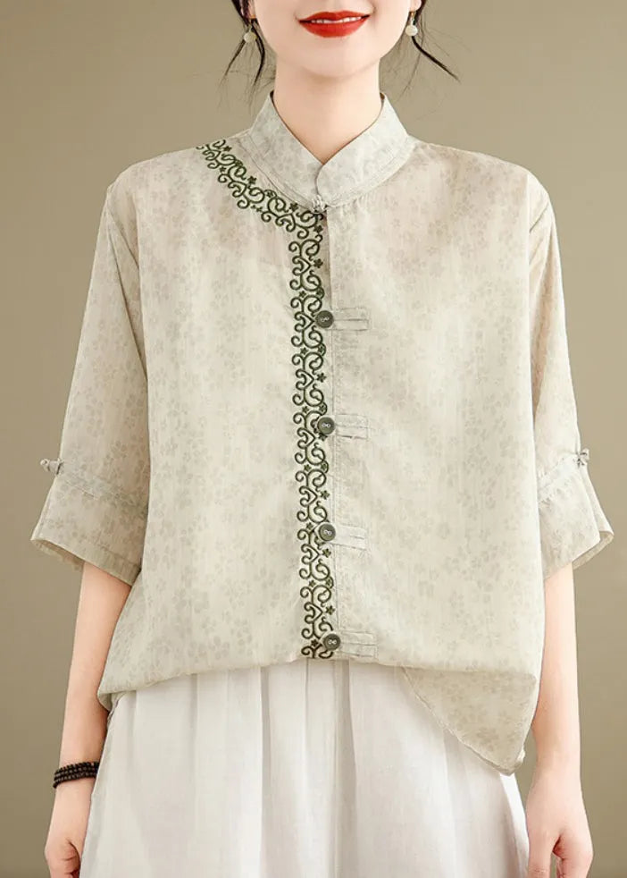 Effortlessly Elegant Top with a Timeless Design