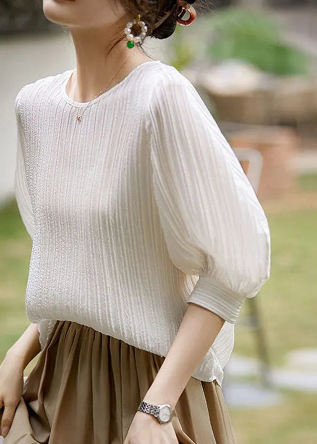 Classic Vintage Shirt with a Flattering Fit