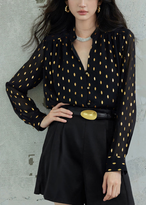 Well Tailored Blouse with a Graceful Silhouette