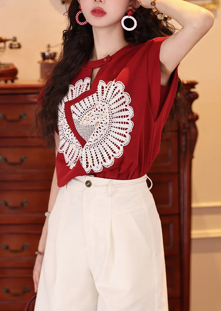 Well Tailored Top with a Graceful Silhouette
