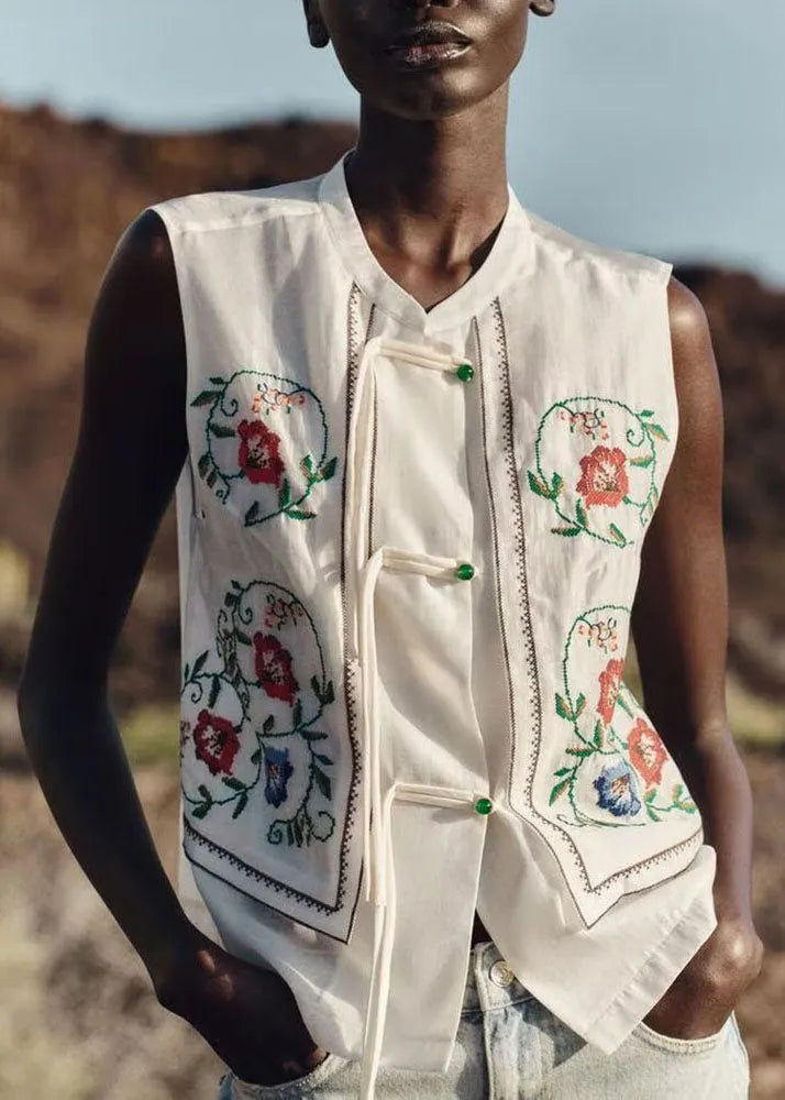 Effortlessly Elegant Top with a Timeless Design