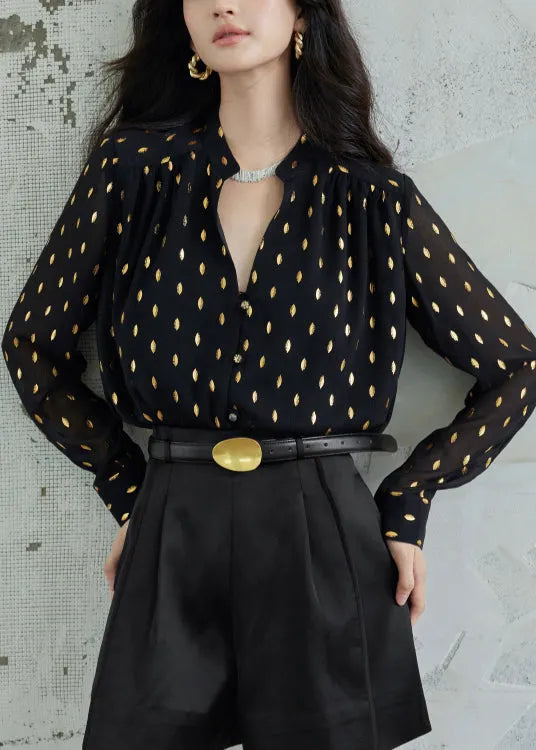 Well Tailored Blouse with a Graceful Silhouette