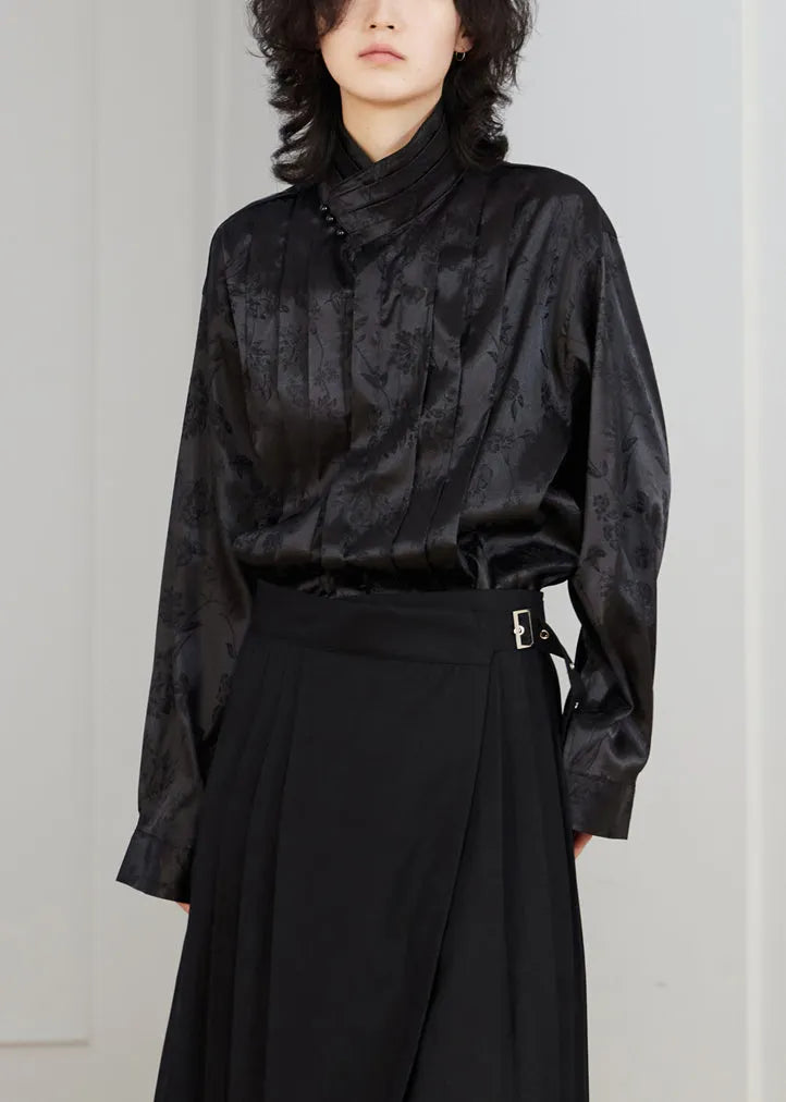 Sophisticated Blouse with a Clean Classic Look
