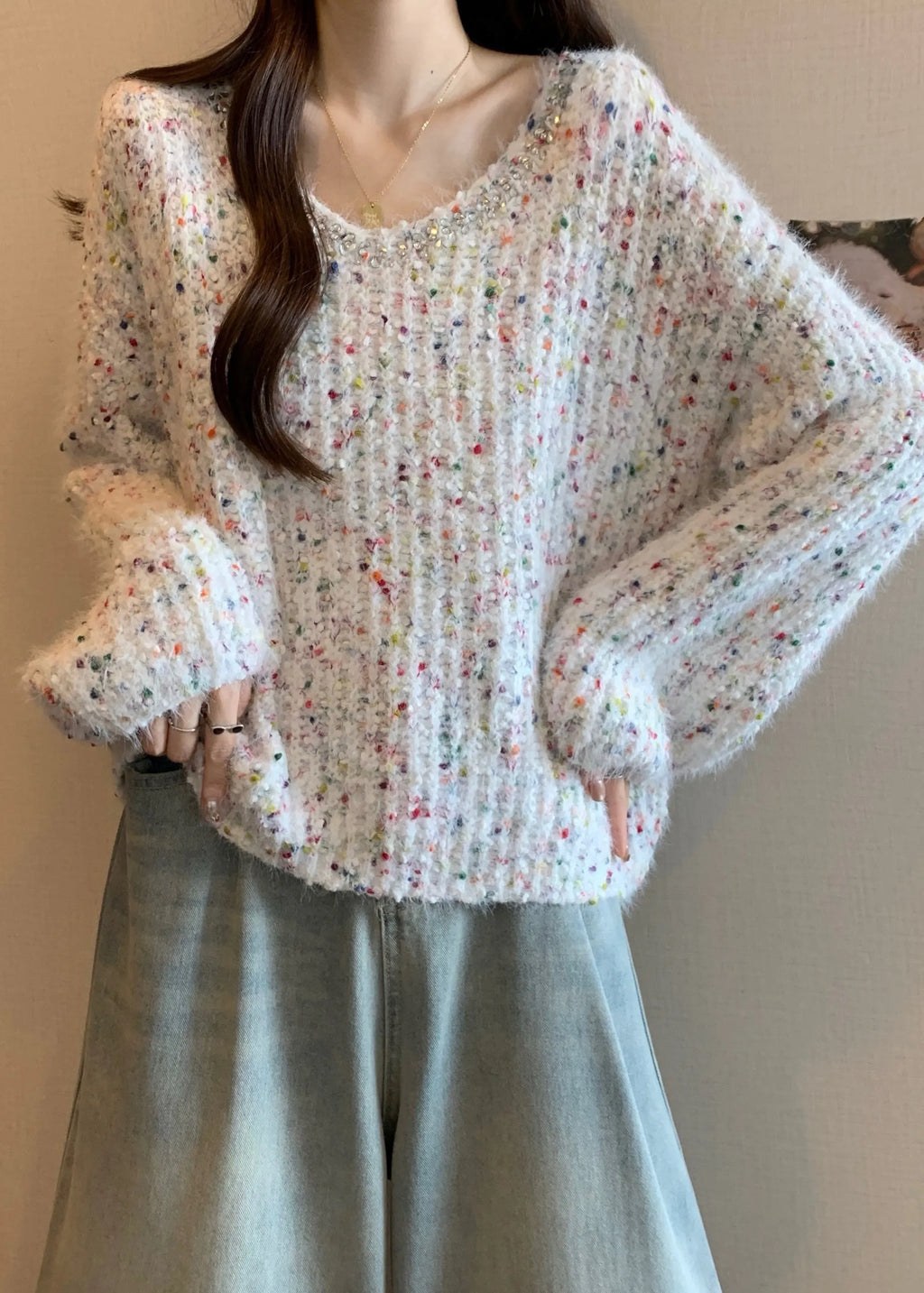 Well Tailored Sweater with a Graceful Silhouette