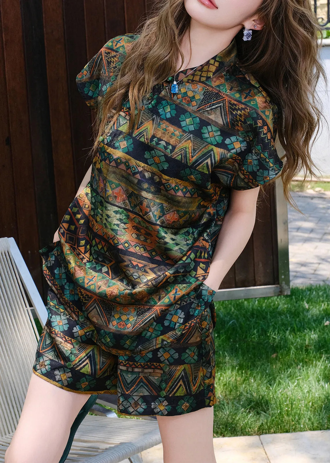 Beautifully Finished Top in a Timeless Design