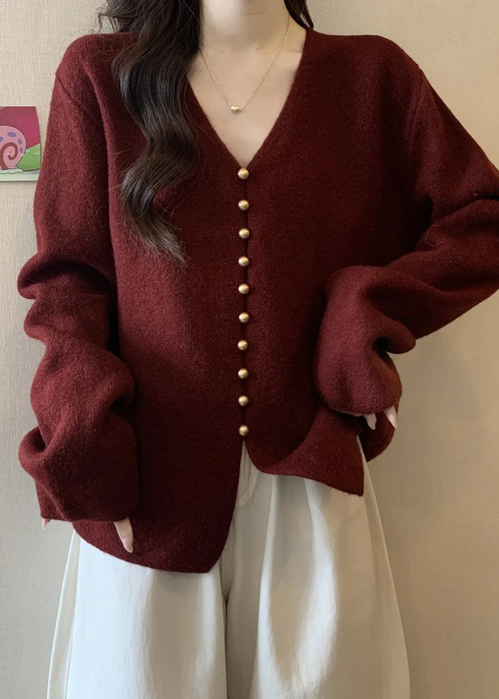 Effortlessly Elegant Sweater with a Timeless Design
