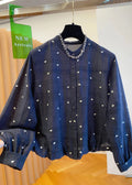 Effortlessly Elegant Blouse with a Timeless Design