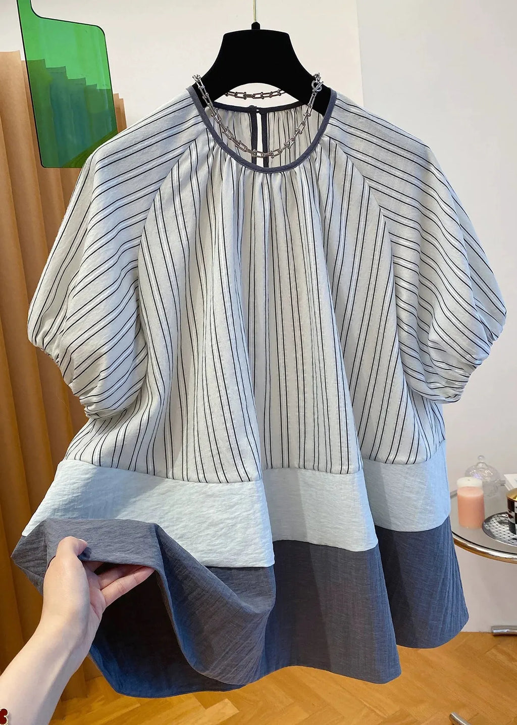 Classic Vintage Shirt with a Flattering Fit