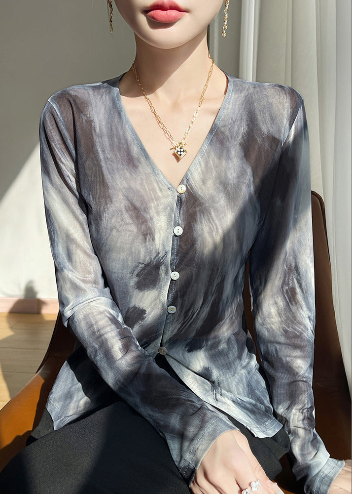Well Tailored Shirt with a Graceful Silhouette