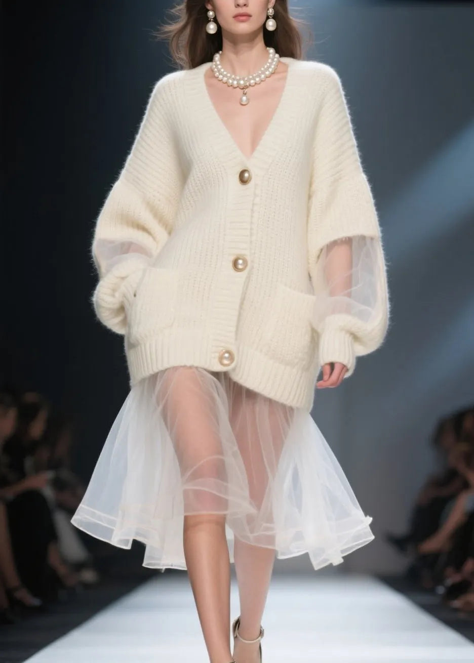 Effortlessly Elegant Cardigan with a Timeless Design
