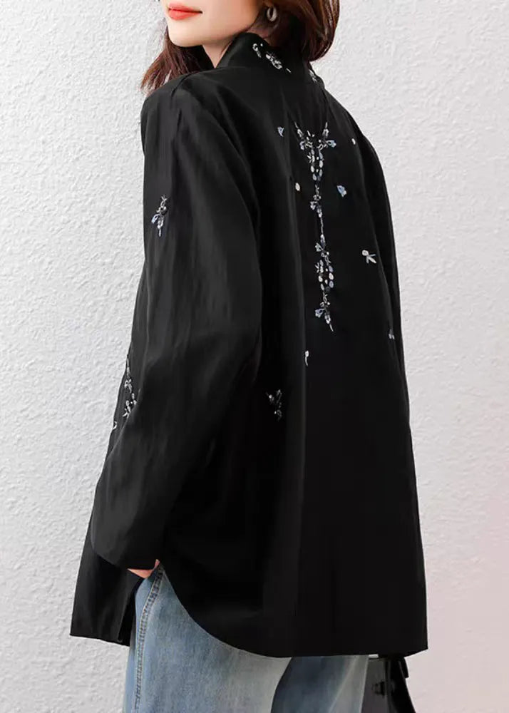 Well Tailored Blouse with a Graceful Silhouette
