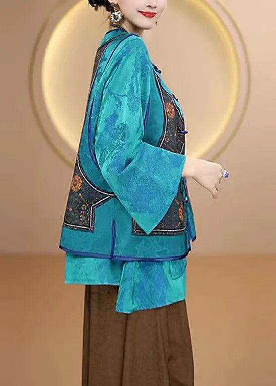 Effortlessly Elegant Garment with a Timeless Design
