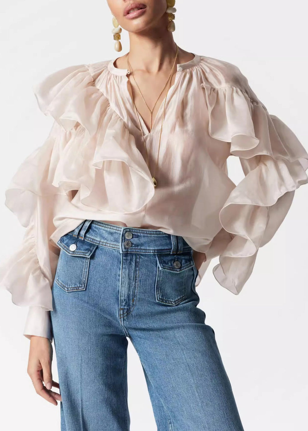 Well Tailored Shirt with a Graceful Silhouette