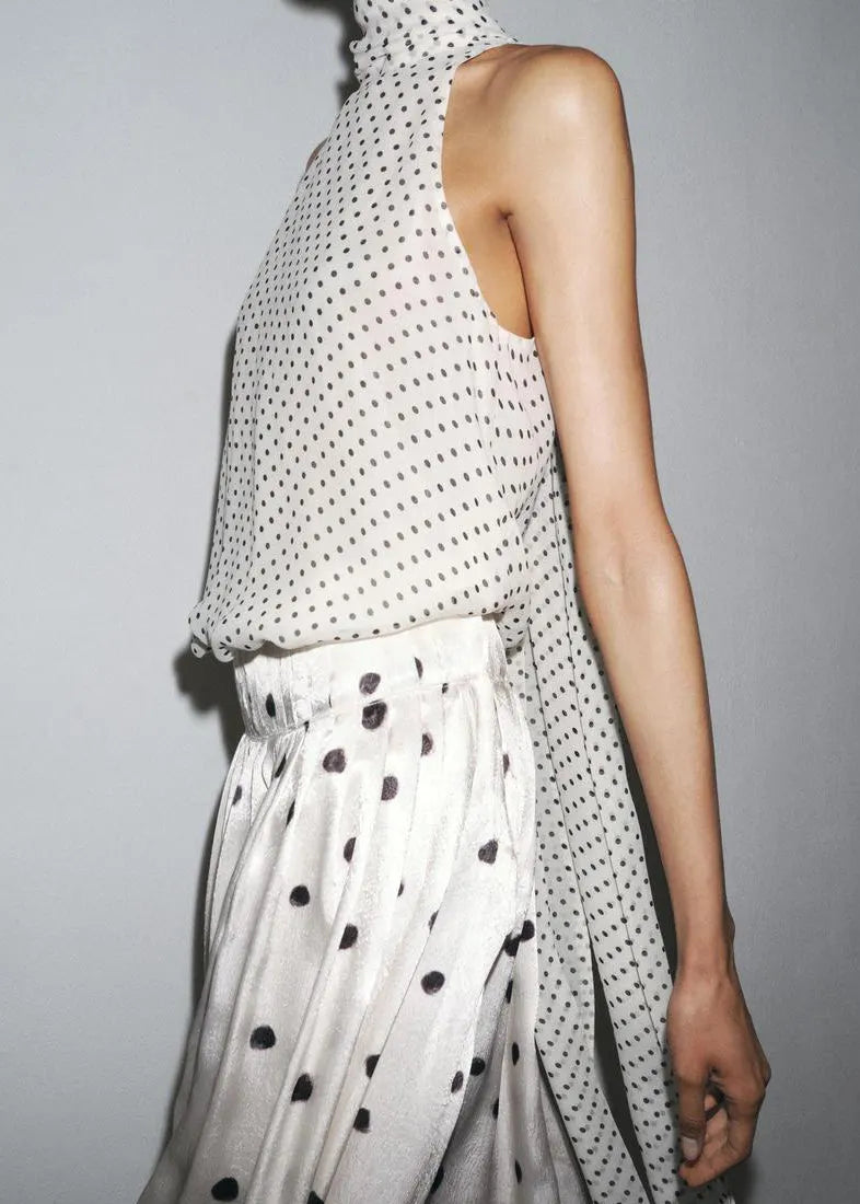 Classic Vintage Top with a Flattering Fit