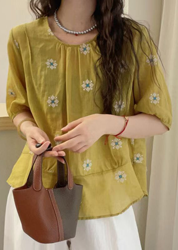 Effortlessly Elegant Blouse with a Timeless Design