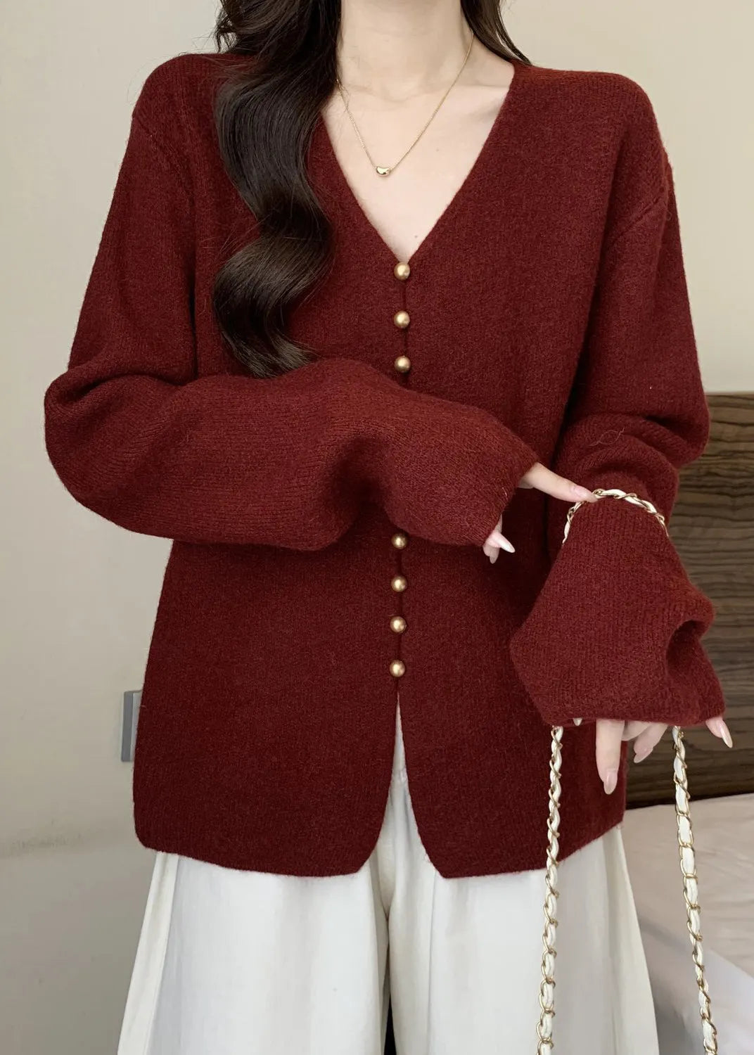 Effortlessly Elegant Sweater with a Timeless Design