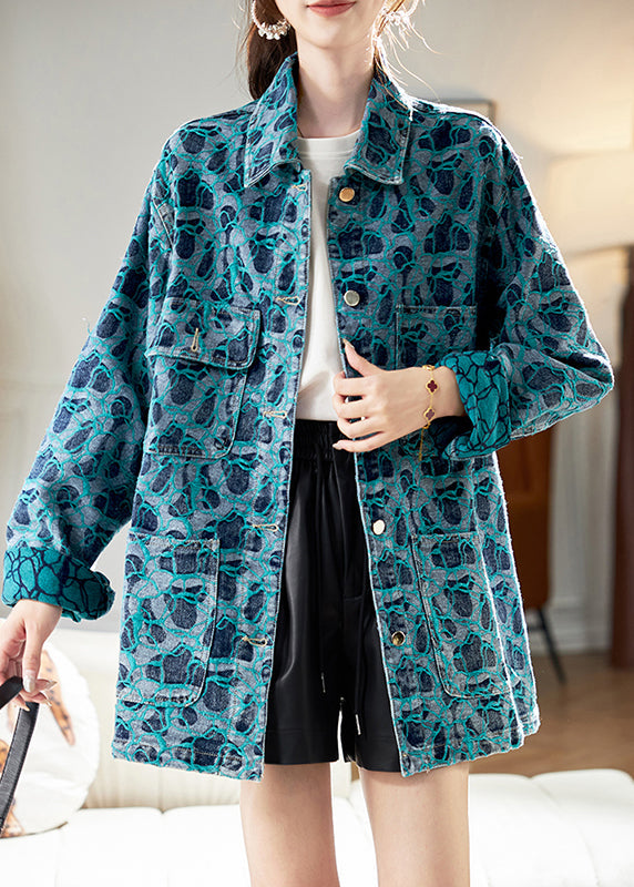 Classic Vintage Shirt with a Flattering Fit