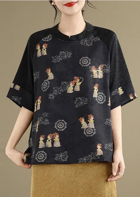 Sophisticated Blouse with a Clean Classic Look
