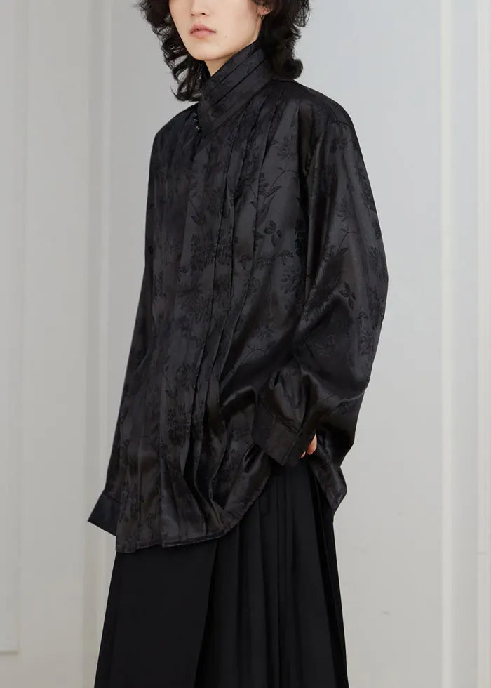 Sophisticated Blouse with a Clean Classic Look
