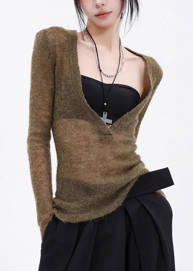 Sophisticated Blouse with a Clean Classic Look