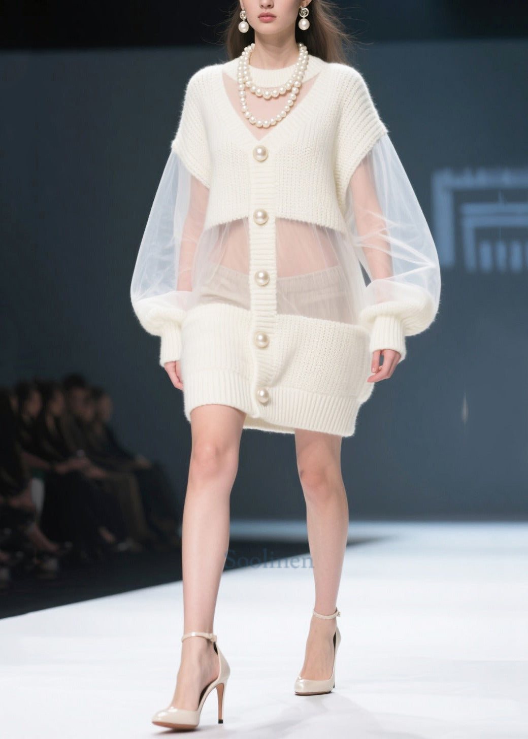 Effortlessly Elegant Sweater with a Timeless Design