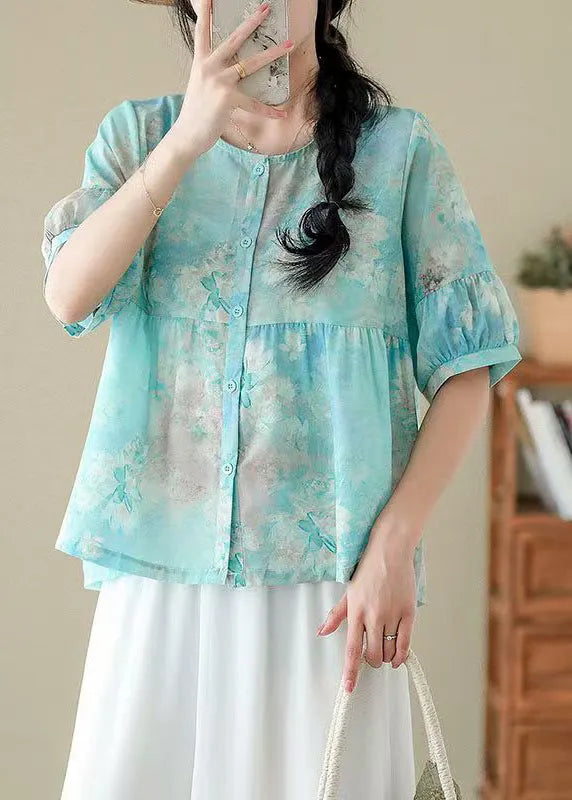 Classic Vintage Shirt with a Flattering Fit