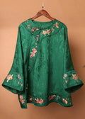 Well Tailored Blouse with a Graceful Silhouette