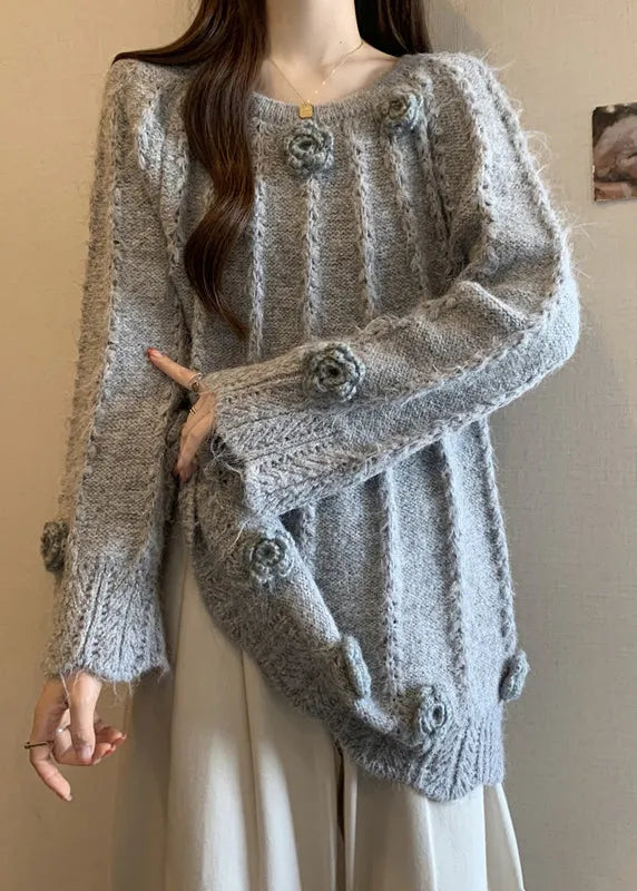 Classic Vintage Sweater with a Flattering Fit
