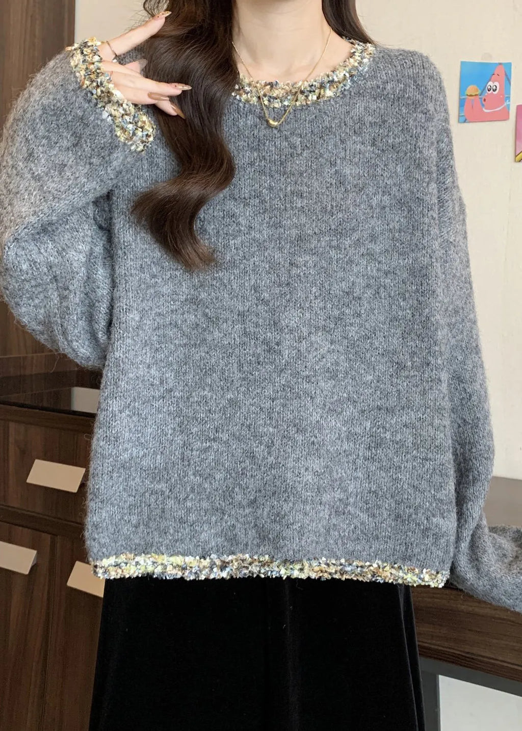 Well Tailored Sweater with a Graceful Silhouette