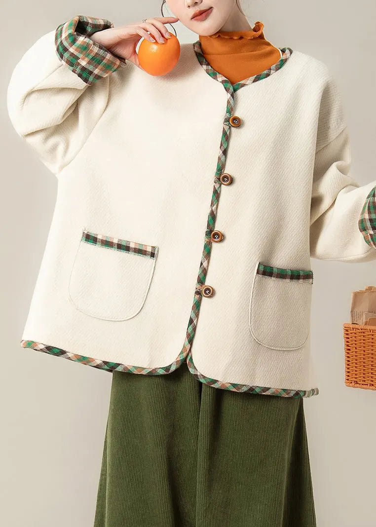 Well Tailored Coat with a Graceful Silhouette