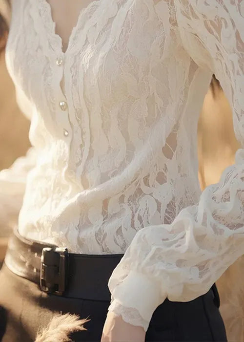 Beautifully Crafted Blouse in a Classic Style