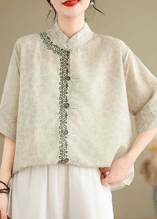 Effortlessly Elegant Top with a Timeless Design