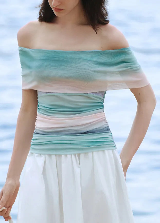 Well Tailored Top with a Graceful Silhouette