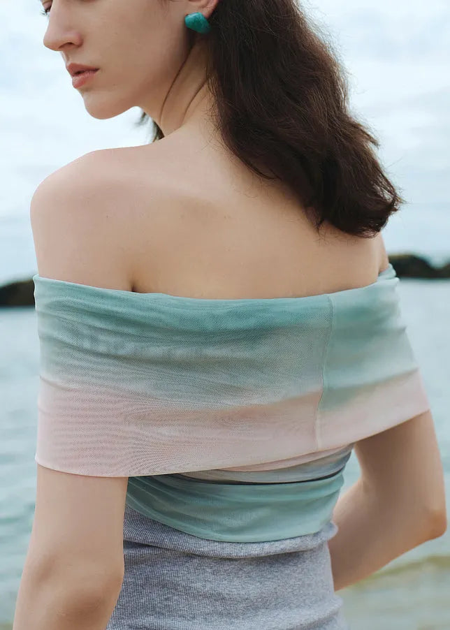 Well Tailored Top with a Graceful Silhouette