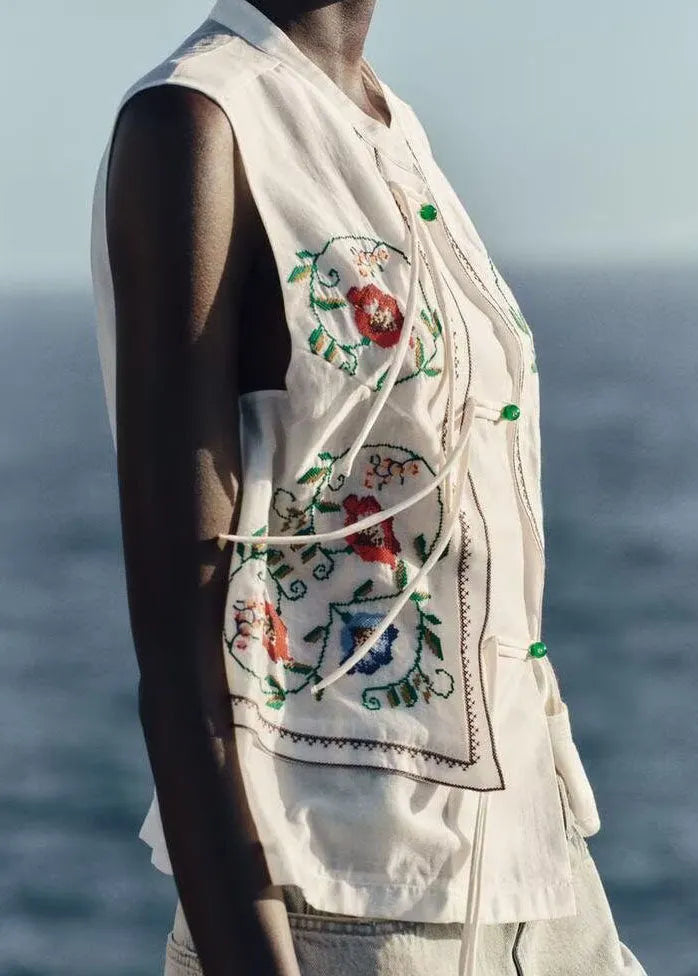 Effortlessly Elegant Top with a Timeless Design