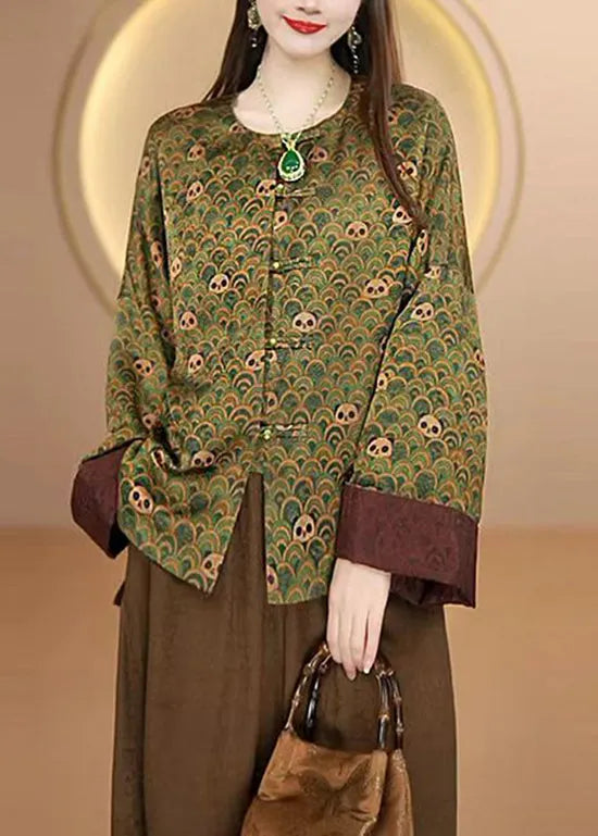 Gracefully Styled Coat for Any Occasion