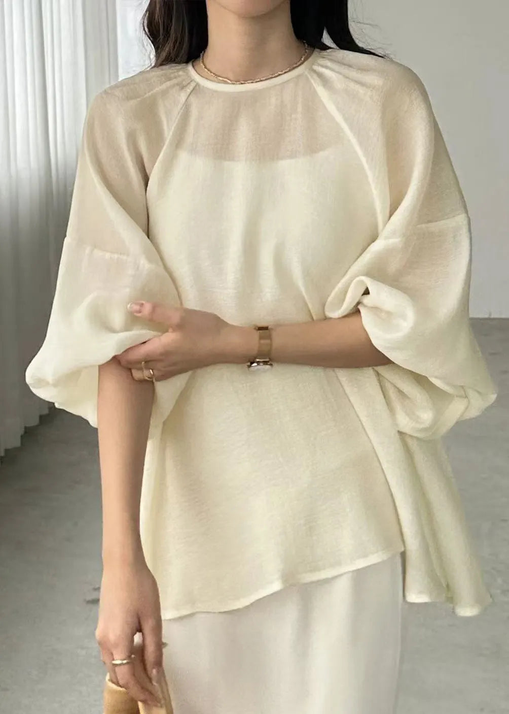 Well Tailored Top with a Graceful Silhouette