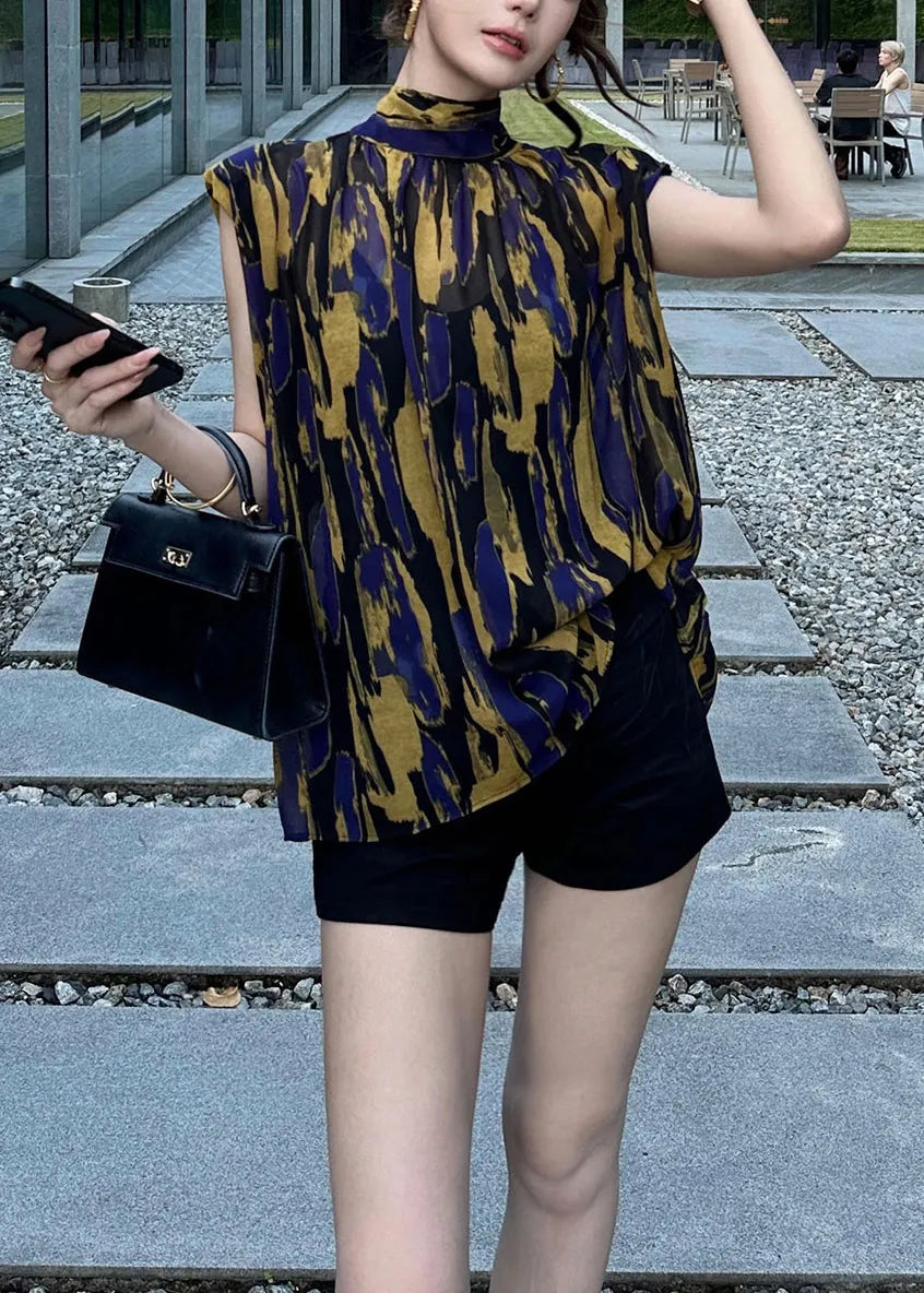 Classic Vintage Blouse with a Flattering Fit