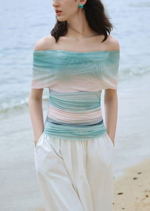 Well Tailored Top with a Graceful Silhouette