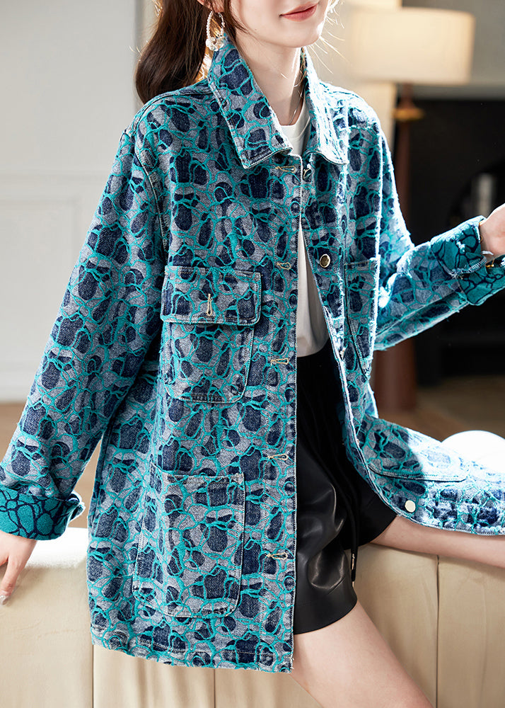 Classic Vintage Shirt with a Flattering Fit