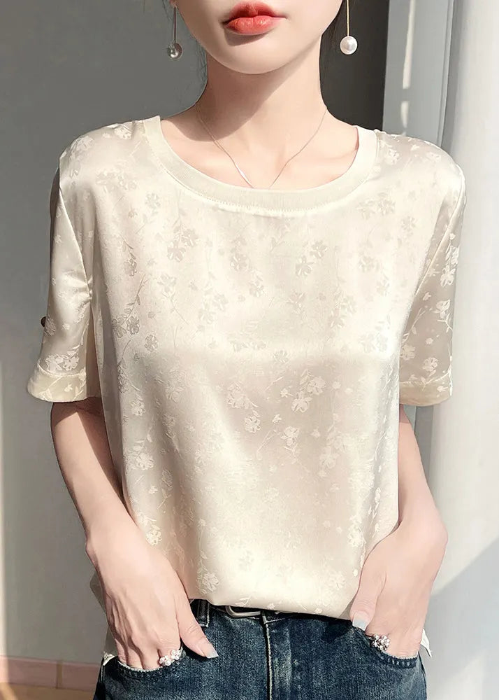 Beautifully Crafted Blouse in a Classic Style