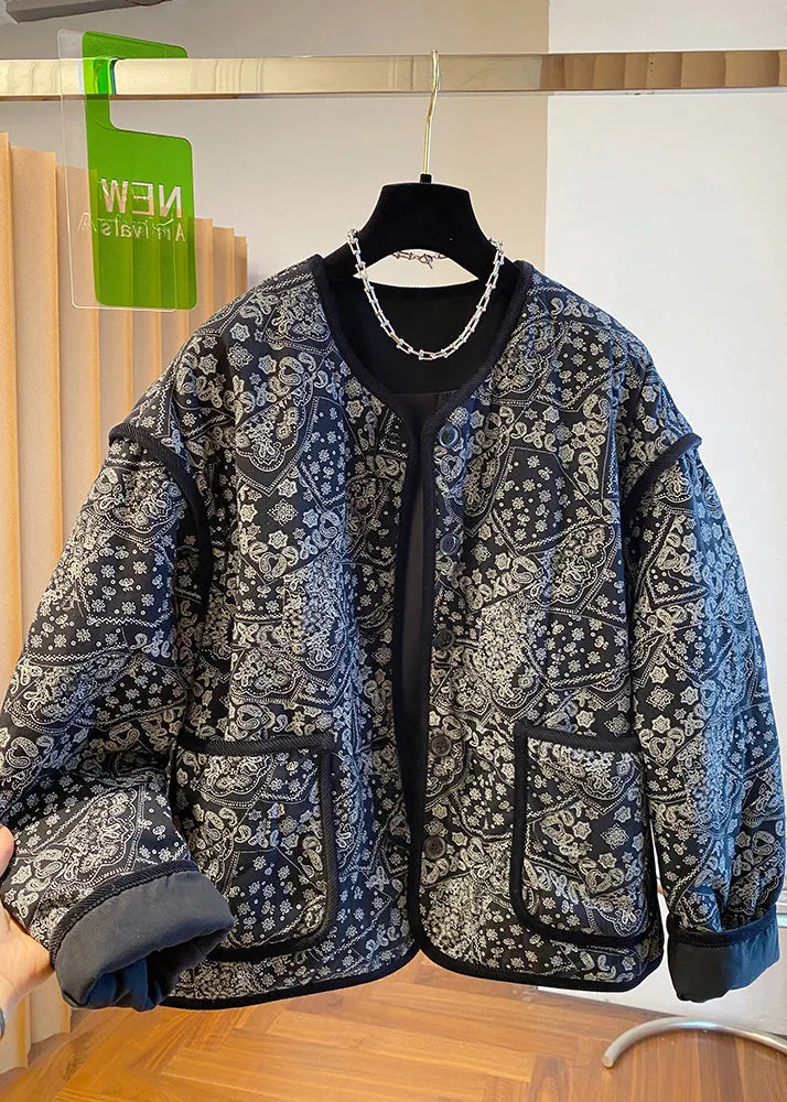 Effortlessly Elegant Jacket with a Timeless Design
