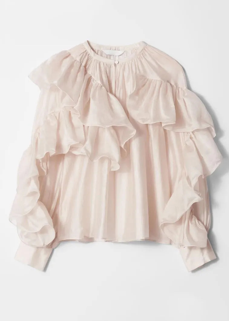 Well Tailored Shirt with a Graceful Silhouette